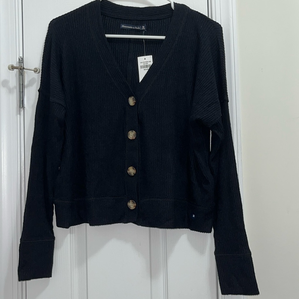 Abercrombie & Fitch Buttoned Down Crop Top